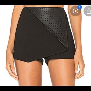 NWOT bcbg skort Sz 8